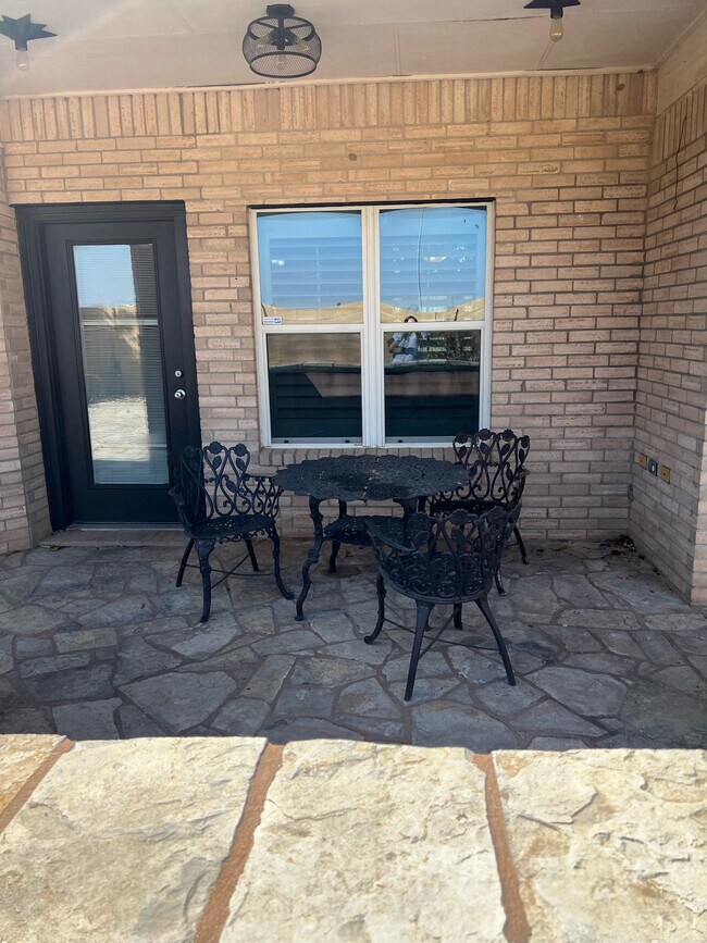 Building Photo - 3130 Dos Reales Loop