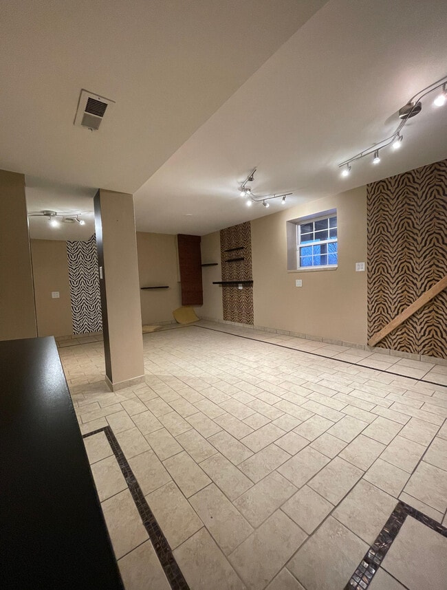 Building Photo - 1331 Crane View Ct