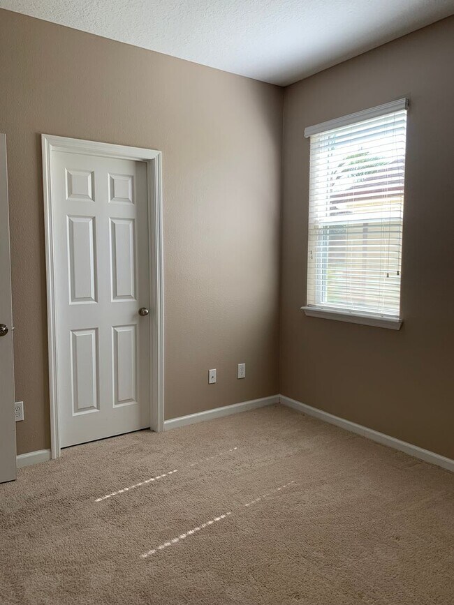 Building Photo - Single Family Home Westyn Bay