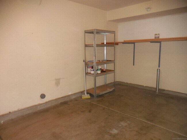 Building Photo - 1356 Nicolette Ave