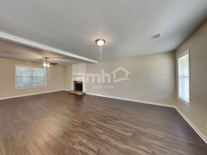 Building Photo - 241 Hunters Chase