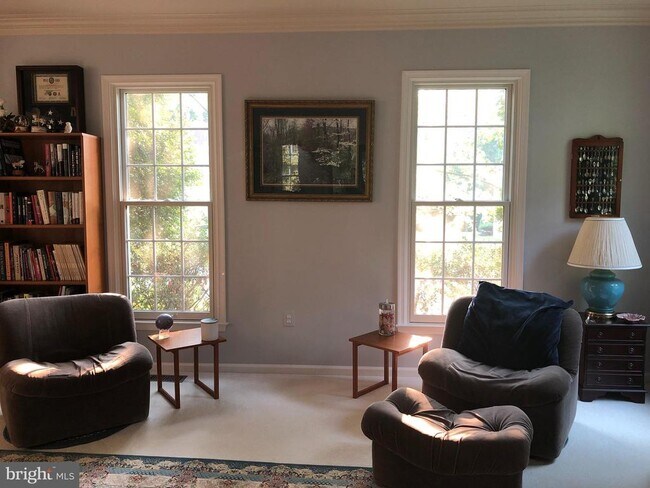 Building Photo - 8530 Oak Chase Cir