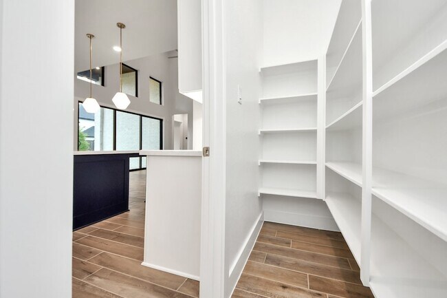 Building Photo - 26907 Southwick Vly Ln