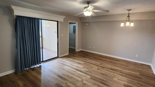 Building Photo - 203 Double Eagle Dr