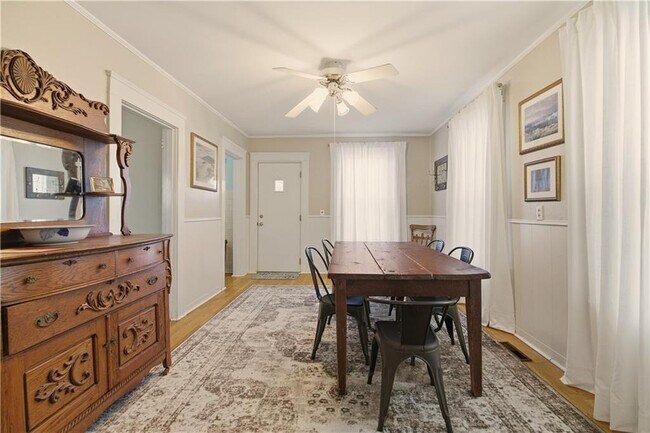 Building Photo - 8 Carey St