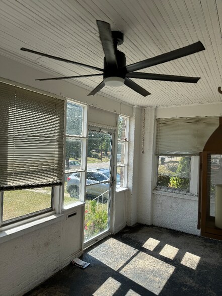 Building Photo - 1514 Carolina Ave