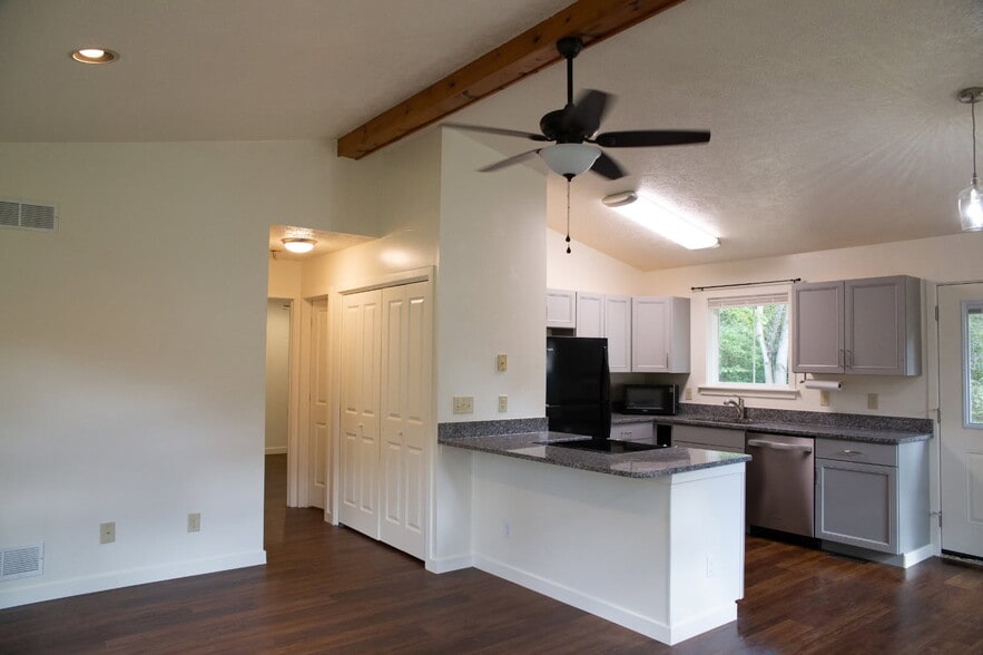 Building Photo - 204 Potomak Trail