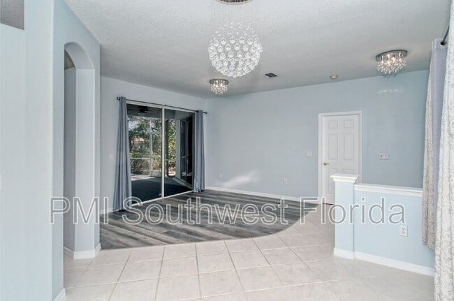 Building Photo - 607 Oak River Ct