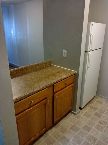 Building Photo - 1425 Yosemite St