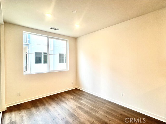 Building Photo - 1000 N Tangent Privado