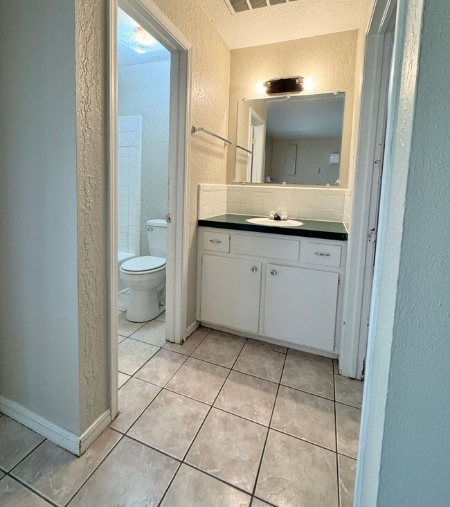 Building Photo - 1205 NW Euclid Ave