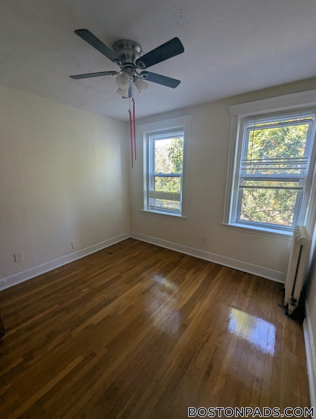 Building Photo - 364 Riverway