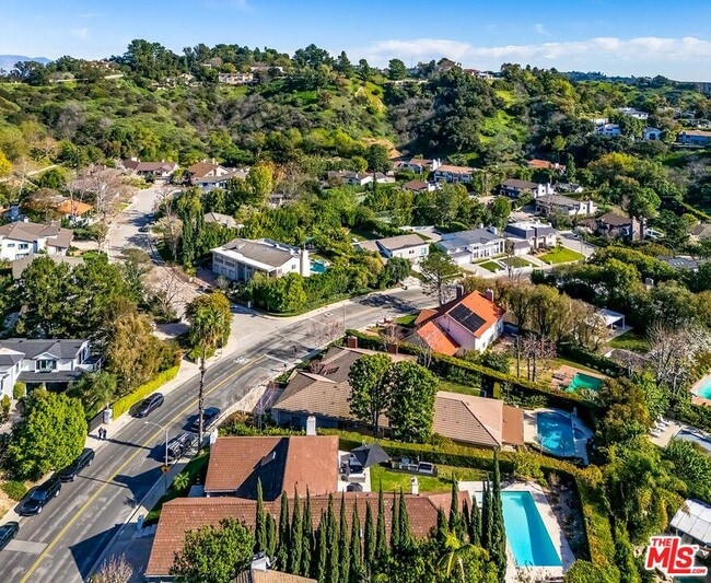 Building Photo - 3063 Deep Canyon Dr