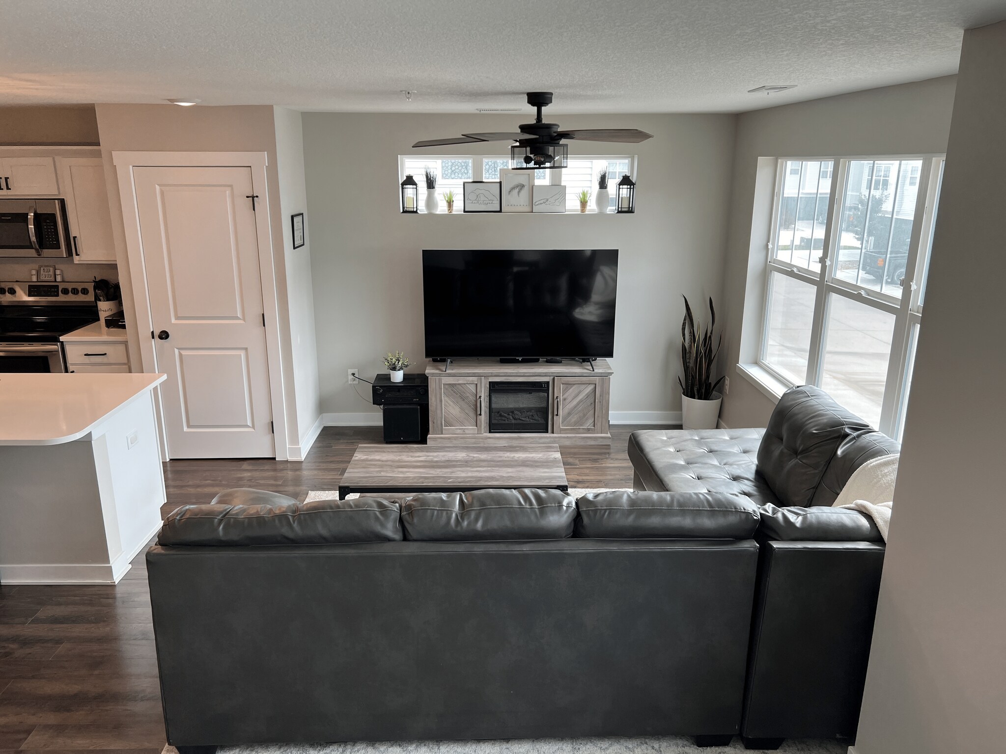 Building Photo - 170 NE 23rd Ln