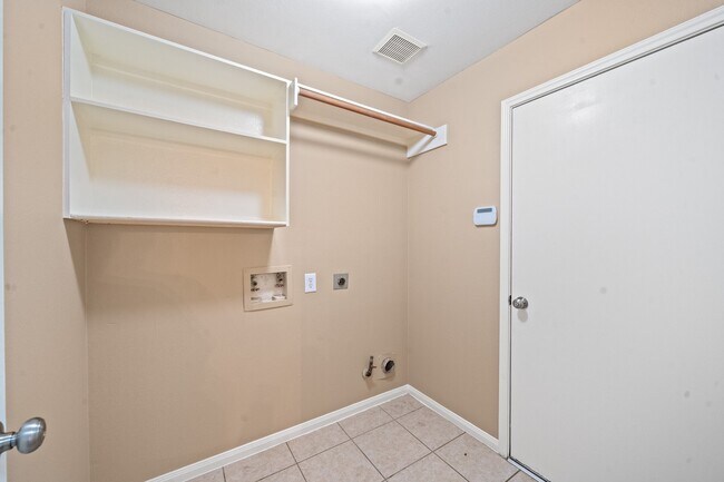 Building Photo - 12714 Mardi Gras Dr