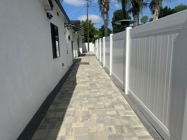 Building Photo - 7317-7321 Garden Grove Avenue