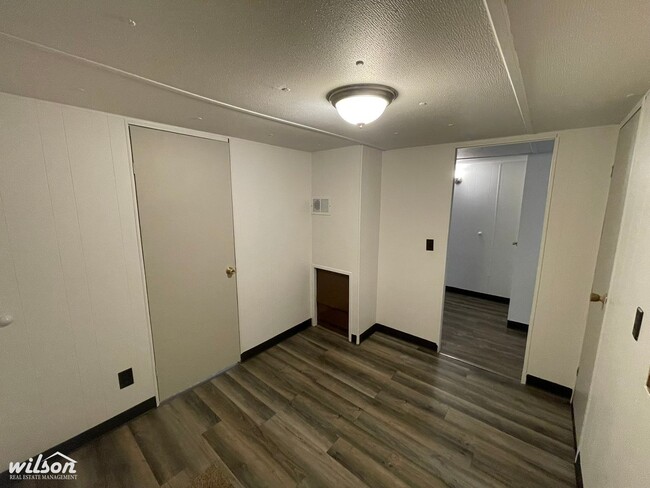 Building Photo - Spacious 4-Bedroom Home in Mabton, WA – Pet Friendly!