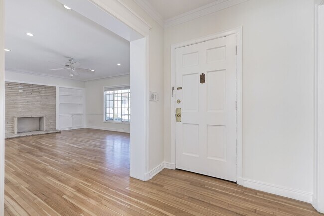 Building Photo - 9756 W Olympic Blvd