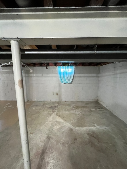 Building Photo - 1510 S 38th St
