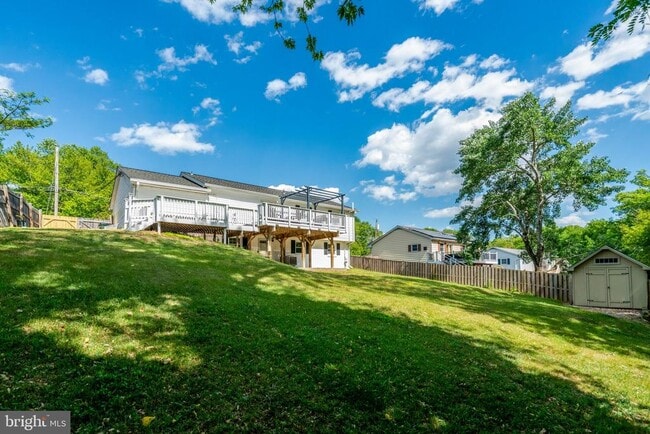 Building Photo - 6510 Carriage Dr