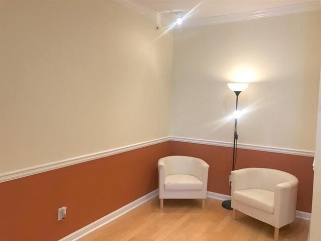 Building Photo - 375 North Highland Avenue Northeast