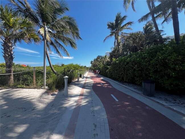 Building Photo - 2457 Collins Ave