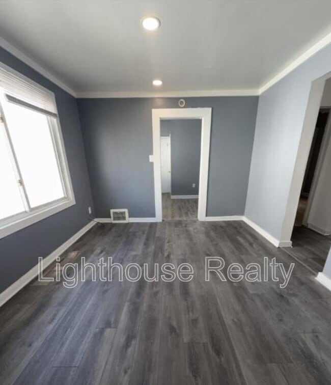 Building Photo - 6247 Monroe Ave