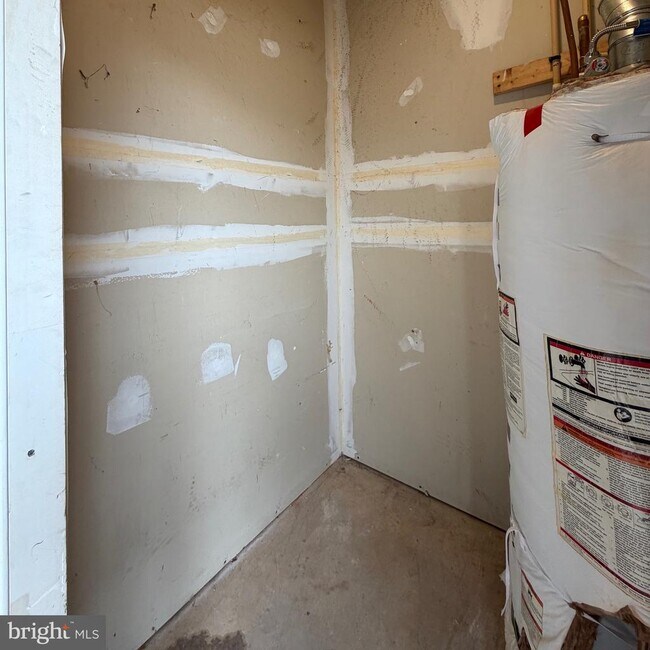 Building Photo - 20453 Chesapeake Square