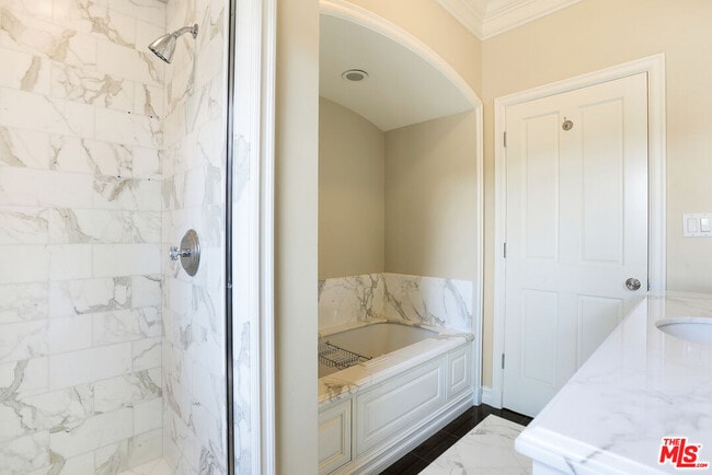Building Photo - 155 S Rodeo Dr