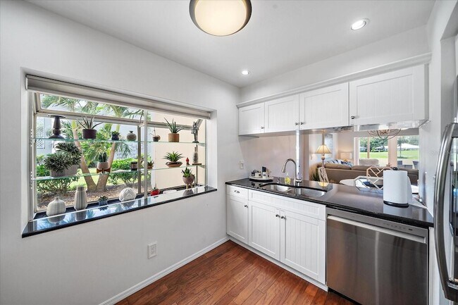 Building Photo - 425 Cerromar Terrace