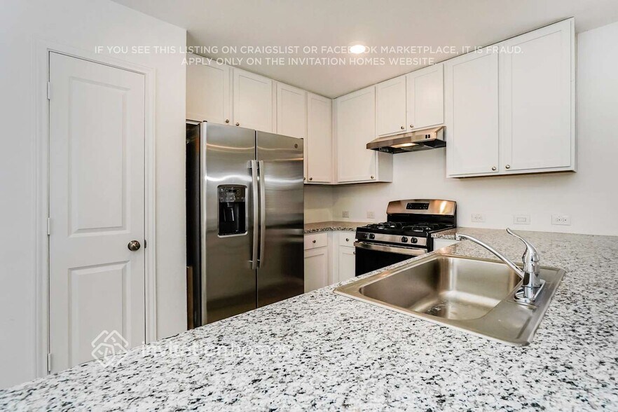 Building Photo - 10539 McClintock Dr