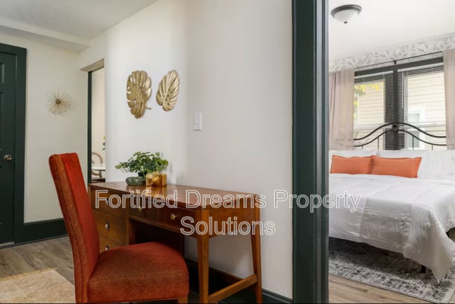 Building Photo - 720 S Broad St