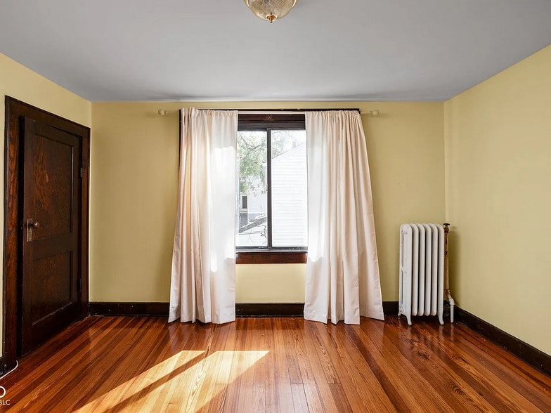 4643 Rookwood Avenue bedroom 3 - 4643 Rookwood Ave