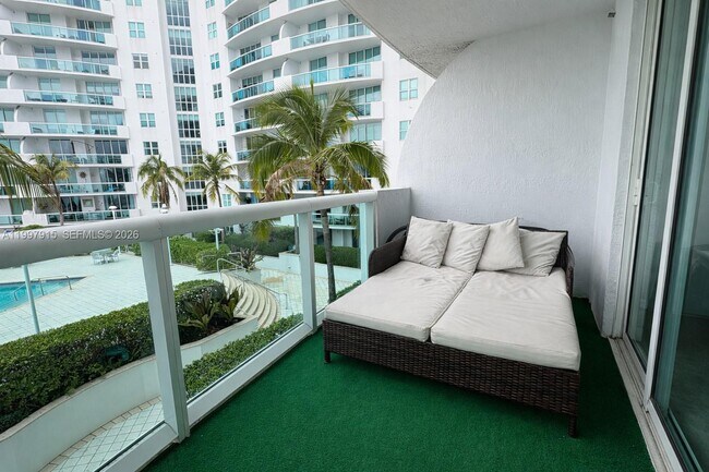 Building Photo - 7900 Harbor Island Dr