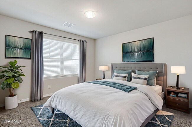 Building Photo - 13130 Oakhampton Ave