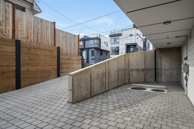 Building Photo - 4613 Dayton Ave N