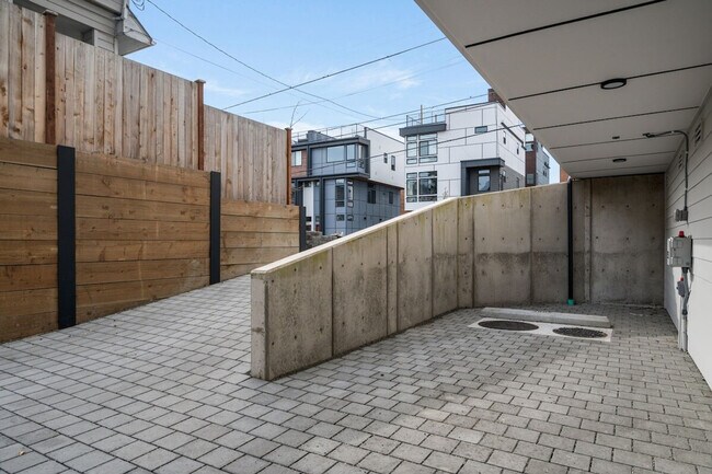 Building Photo - 4806 Dayton Ave N