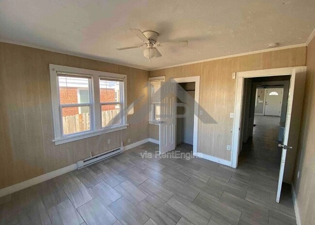 Building Photo - 1003 NE 17th St