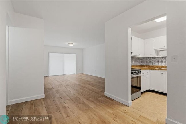 Building Photo - 7831 SW 56th St
