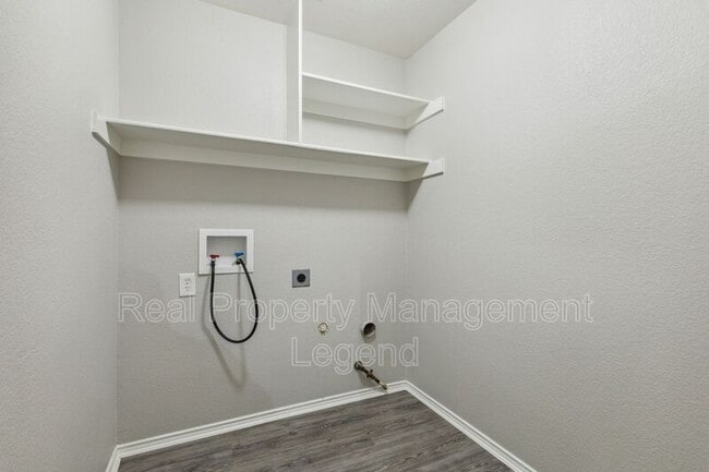 Building Photo - 1800 Meadow Lark Ln