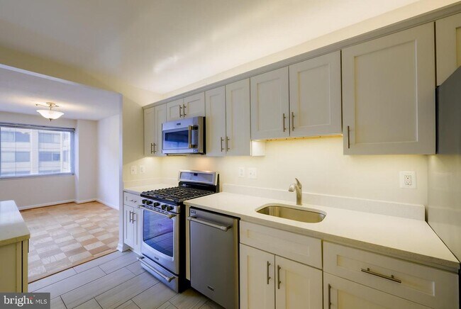 Building Photo - 4515 Willard Ave