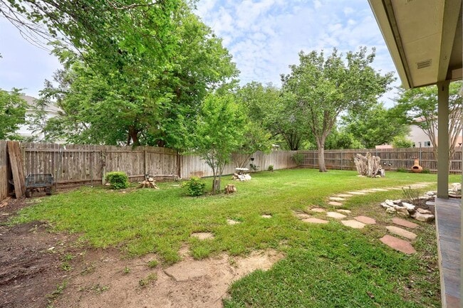 Building Photo - 1617 Abbey Ln