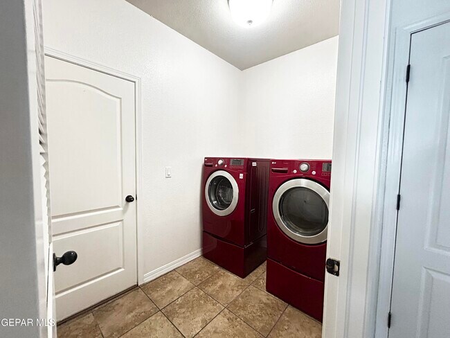 Building Photo - 3108 Rustic River Pl