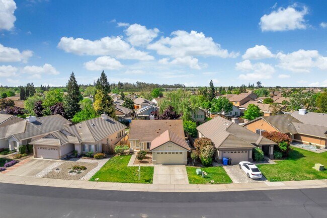 Building Photo - 8566 Aspen Brook Way