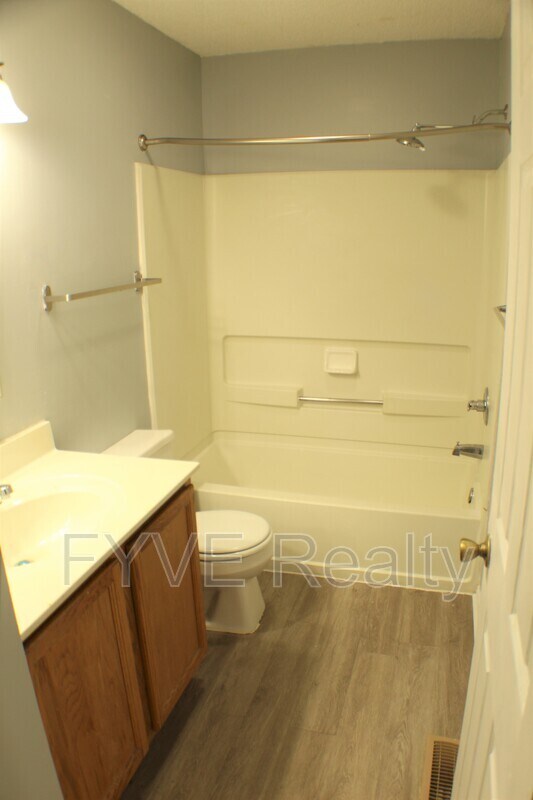 Building Photo - 4968 Silver Bow Dr