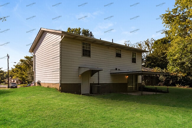 Building Photo - 6924 Sayler Ave