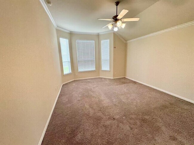 Building Photo - 30111 Twisting Springs Dr