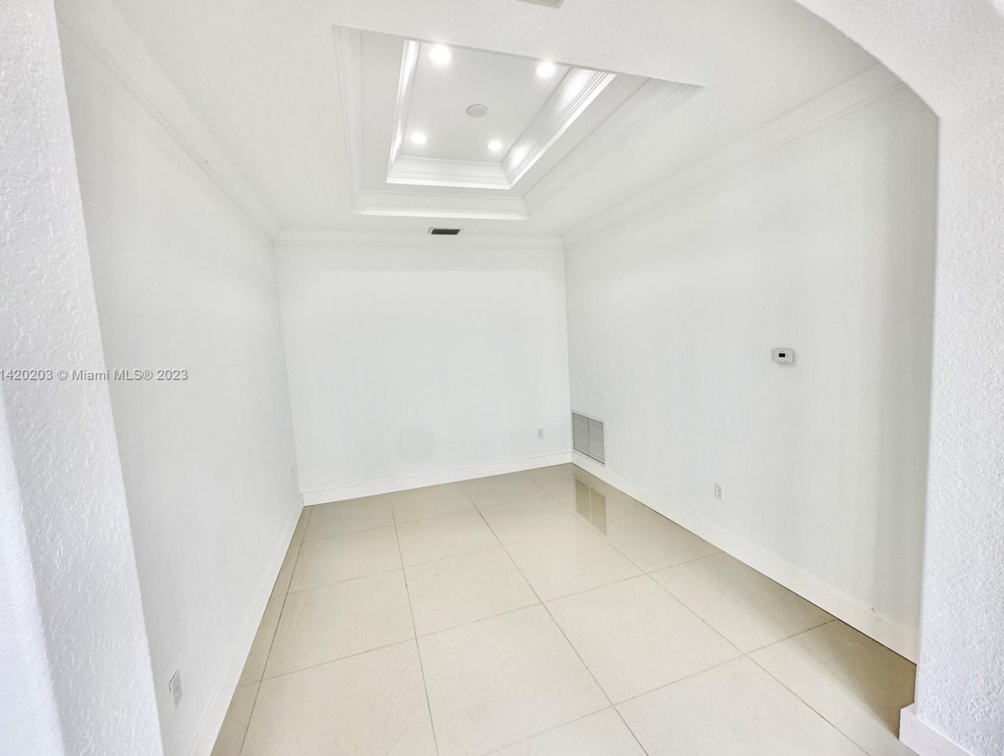 Building Photo - 6864 NW 113th Pl