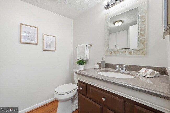 Building Photo - 3233 S Leisure World Blvd