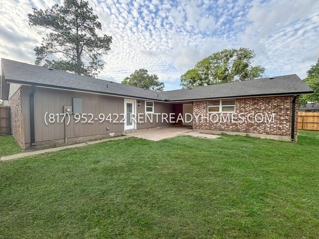 Building Photo - 2122 Bentvine Dr